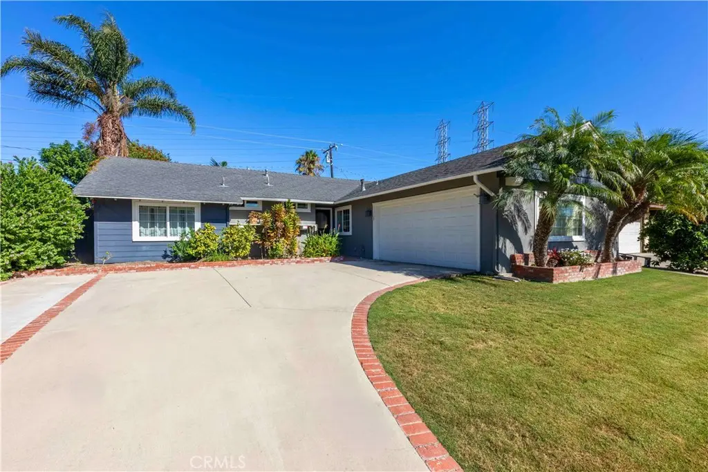 Huntington Beach, CA 92646 | 4 beds| 2 baths| $1,370,000